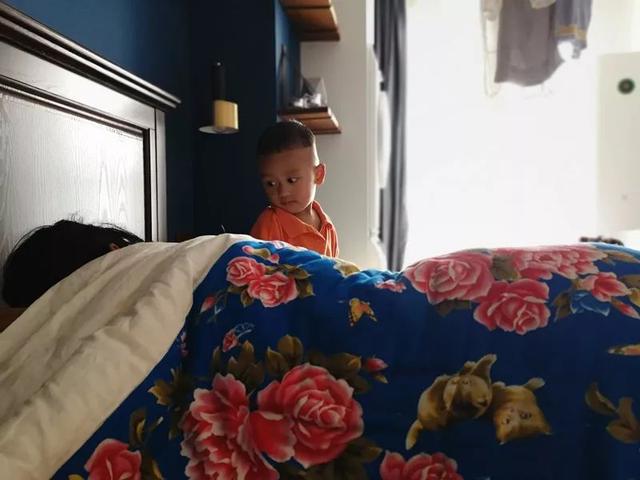 驼毛被子的优缺点，驼绒好还是羽绒被好_驼绒和羽绒被哪个好（五种常见材质被芯全方位对比）