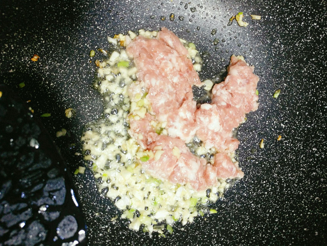 咸鸭蛋怎么吃最好，咸鸭蛋怎么吃（咸鸭蛋还可以这样吃）