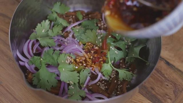 酸辣牛肚的做法，酸辣牛肚的做法步骤（凉拌牛肚的家常做法）