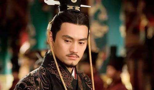 形容一个人比较出众的成语，形容一个人特别出众的成语（“佼佼者”这一说法的由来）