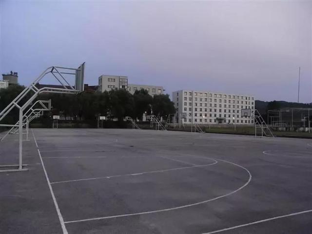 辽东学院宿舍条件怎么样，辽东学院宿舍几人间（辽宁省普通高等院校）