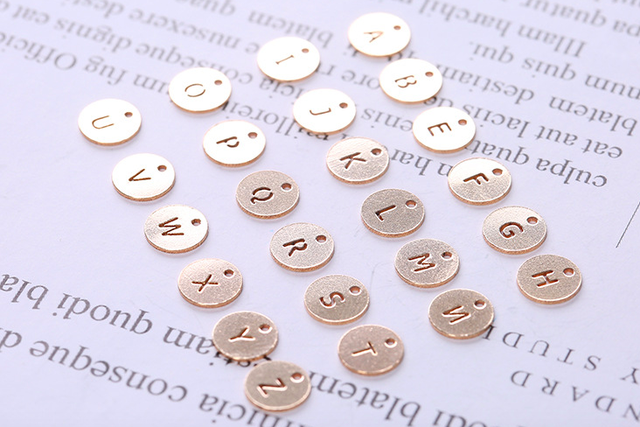 关于手链的浪漫语句，手链发朋友圈的精美句子（把只有你们知道的密语藏进定情信物）