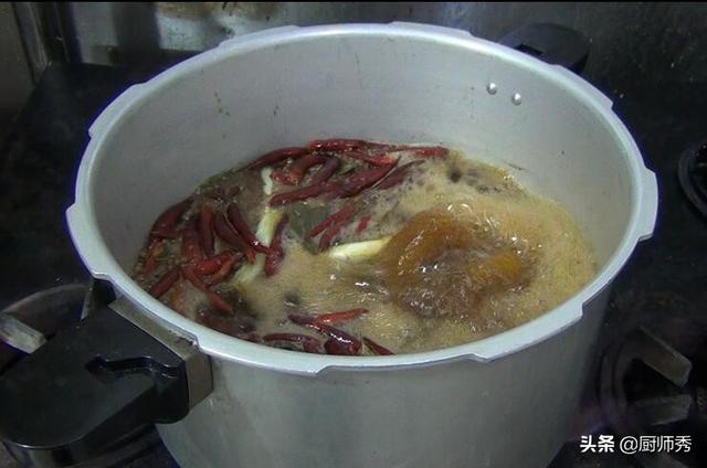 卤牛肉用什么调料，卤牛肉需要哪些香料（厨师长分享：卤牛肉的制作配方）