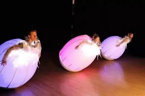 搞笑魔术天外飞仙，“天外飞仙”大唐不倒翁走红