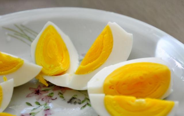 泰迪可以吃香蕉吗，3个月泰迪可以吃香蕉吗（狗狗可以吃的15种人类食物）