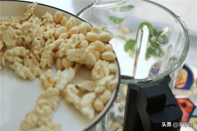 自制花生露怎么做，怎样制作花生露（自制花生核桃露）