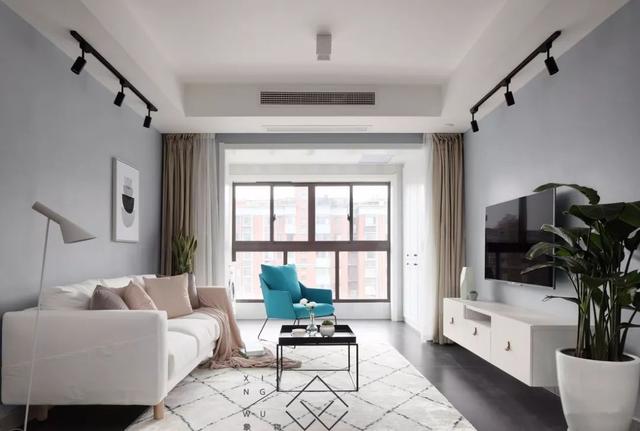 客厅阳台打通一体装修效果图，大厅阳台打通装修设计效果图（如何利用好阳台空间）