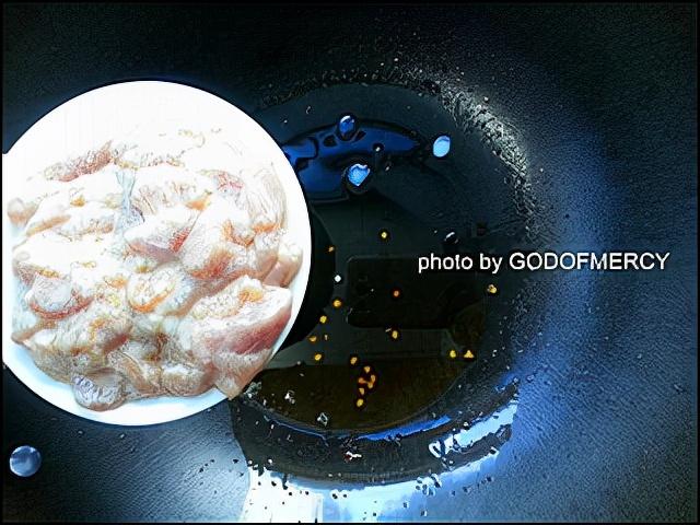 白菜怎么吃，白菜怎么吃解毒效果好（舒缓压力白菜炒肉片的做法）