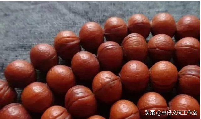 适合做手串的植物种子，适合做手串的植物种子是什么（这些路边捡的树籽儿串成手串）