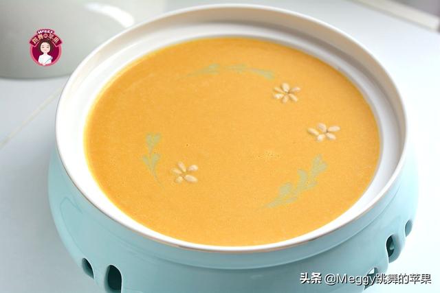 铁棍山药红枣怎么做甜汤，铁棍山药甜汤做法（秋天我家爱喝这汤）