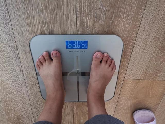 驼毛被子的优缺点，驼绒好还是羽绒被好_驼绒和羽绒被哪个好（五种常见材质被芯全方位对比）