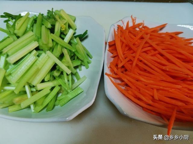 芝麻叶的吃法跟做法，芝麻叶的几种做法（芝麻叶绿豆糊涂杂面）