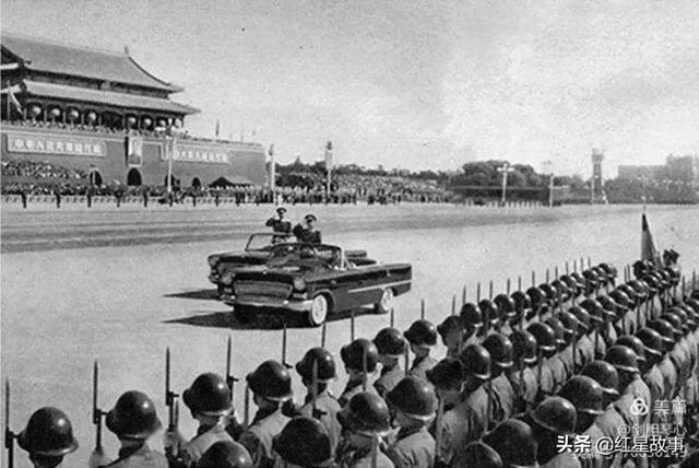 建国70周年纪念章值多少钱，70周年纪念章价值多少钱（我珍藏的国庆纪念章）