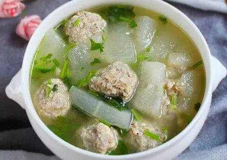 金牛座女和什么星座最配，金牛座女和什么星座最配对（金牛女与这个星座男最般配）