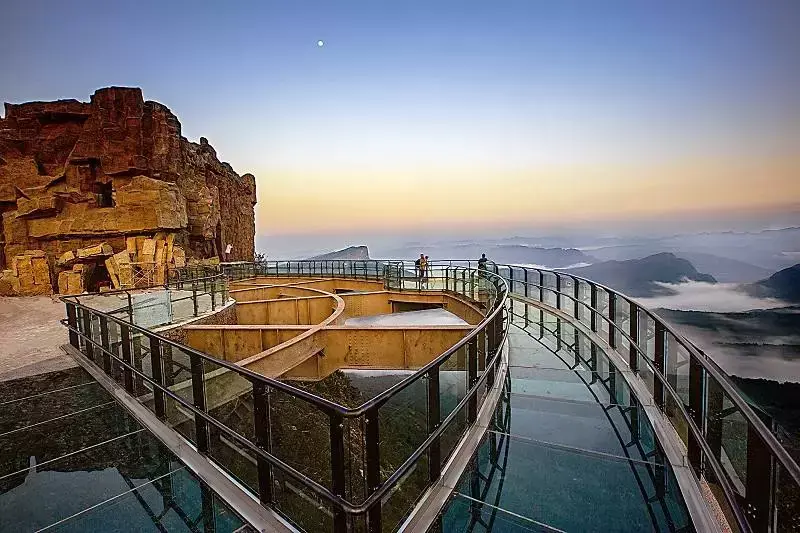 剑门关玻璃栈道多少钱(媲美张家界的网红地) - 价格百科