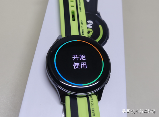 适合年轻人的手表潮牌 ，年轻潮流手表品牌（真我手表T1开箱年轻人的潮牌手表应该怎么做）