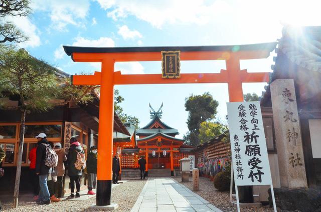 日本鸟居有多可怕，日本鸟居最多的地方（千本鸟居，日本的标志性建筑）