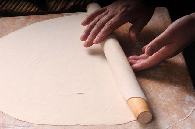 西红柿鸡蛋手擀面，怎样做美味的西红柿鸡蛋毛豆手擀面（做上一锅西红柿鸡蛋手擀面）