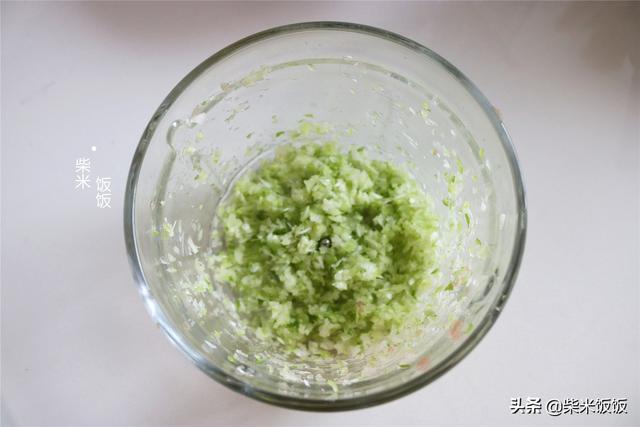 馄饨馅的做法，馄饨馅的做法和配料（跟87岁奶奶学调馄饨馅）