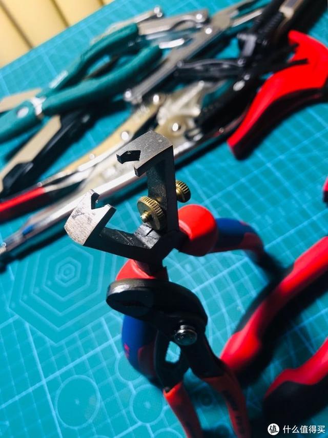 十字螺丝拧花了怎么办，螺丝拧花了如何拧出来（说说钳子-历史、原理、构成和选择）