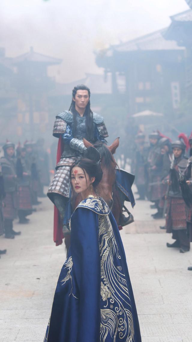 李沁、杨幂到宋轶，十年美梦十年风雨，盘点新红楼梦走出的小花们