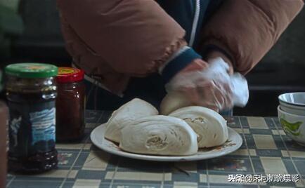 悲伤逆流成河  女主2，悲伤逆流成河电影（你以为《悲伤逆流成河》女主穷图片）