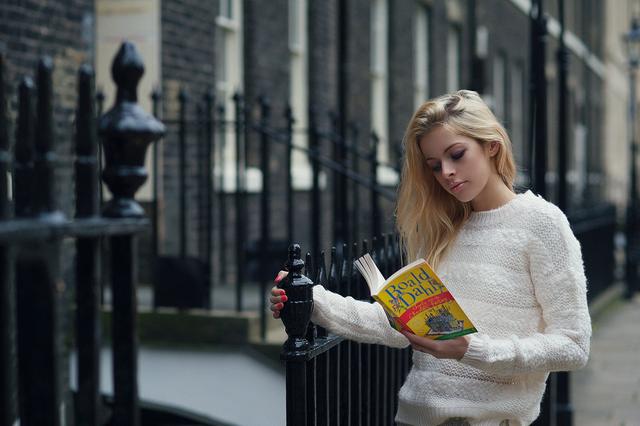 娶离过婚的女人，娶个离过婚的女人是种什么体验（“你愿意娶离过两次婚的女人吗）