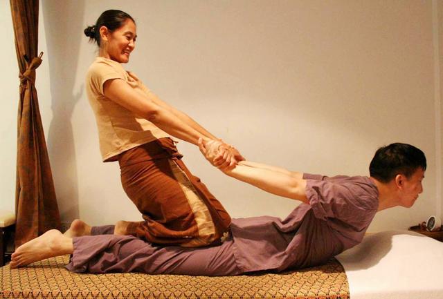 毒奶服务是什么意思，奶是什么意思啊毒奶是什么意思（泰国有名的“毒奶服务”）