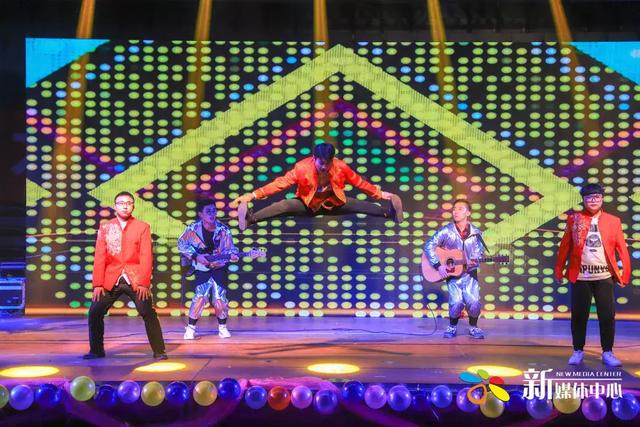 外婆的澎湖湾串词，外婆的澎湖湾串词主持人（2019元旦晚会）