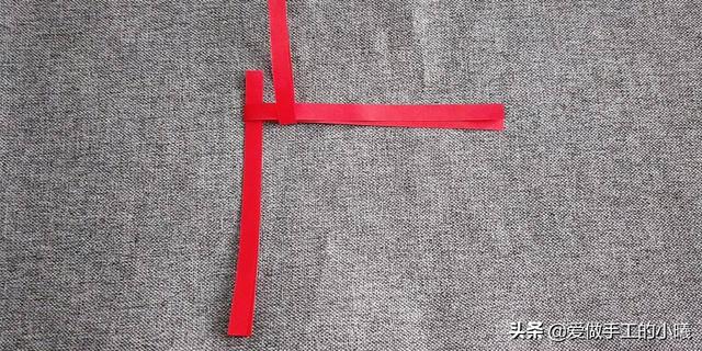 如何用一张纸折纸灯笼，如何用一张纸折纸灯笼视频（用四张纸条做成的折纸灯笼）