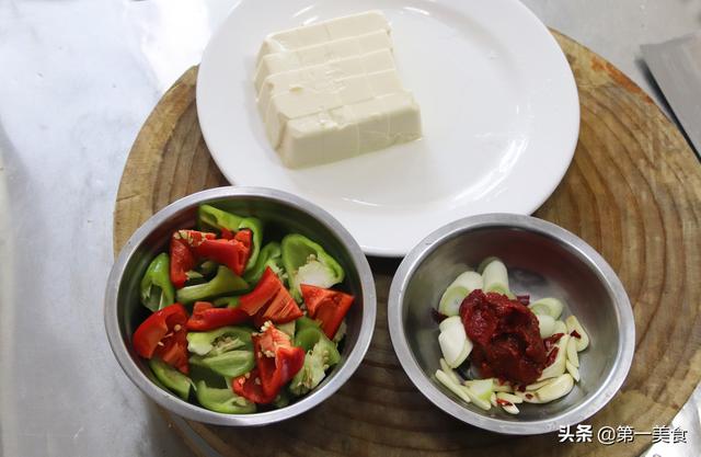 豆腐怎么炒好吃，清炒豆腐怎么做好吃（饭店的红烧豆腐为什么炒的那么好吃）