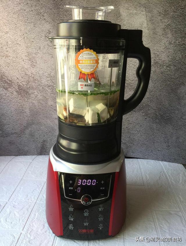 男人喝鲫鱼汤的好处，男人吃鲫鱼有什么好处和功效（补钙补身营养高）