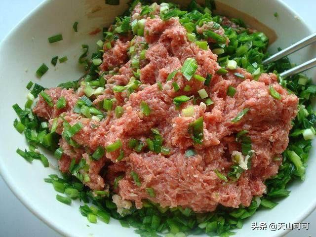 羊肉饺子馅的做法，羊肉馅饺子的做法最正宗的做法（用羊肉包饺子放姜吗）