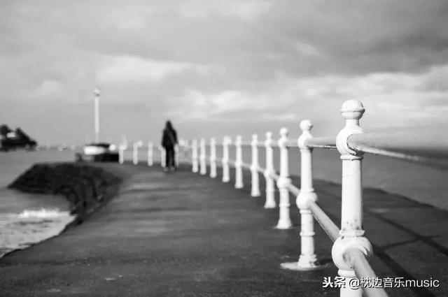 落花流水陈奕迅，落花流水歌词（一听前奏就泪流满面）