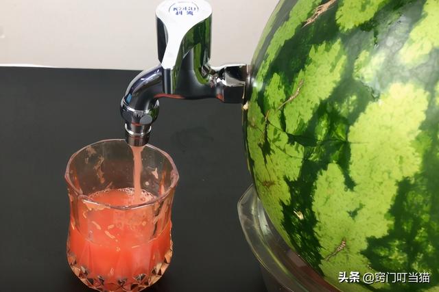 西瓜汁怎么做好喝，番茄汁怎么榨好喝（教你1分钟榨出原汁原味的西瓜汁）