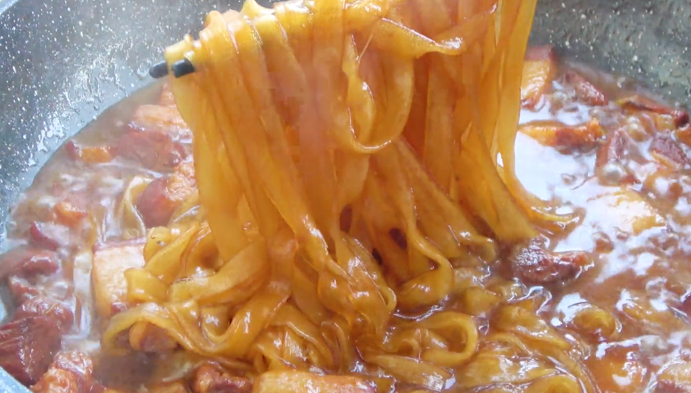 圖片[6]-【豬肉燉粉條】做法步驟圖 上桌連湯汁都不剩 簡(jiǎn)單燉一鍋不夠-起舞食譜網(wǎng)