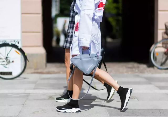 袜靴适合什么腿型，腿型选择靴子（袜靴+裙装，解锁的时髦组合）