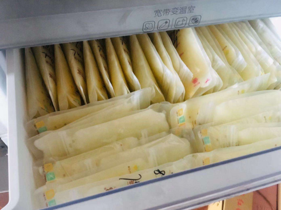 最近总有妈妈们咨询"保存母乳"的问题,如何保存母乳,冷冻的母乳怎么给