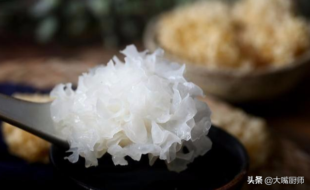 银耳汤如何出胶，银耳汤怎么才能出胶（有2点很关键）