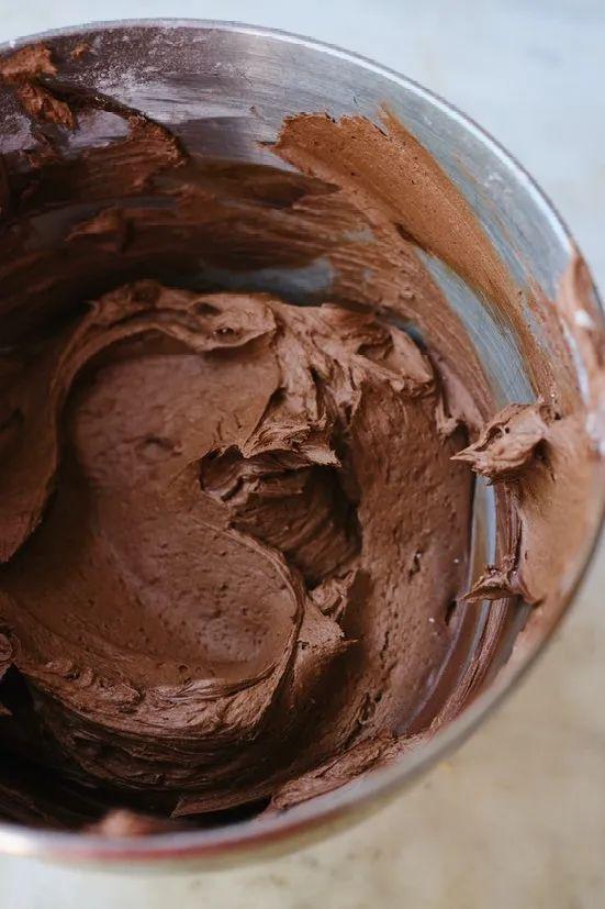 可可粉是什么，美味好搭档，烘焙里的可可粉（碱化可可粉是什么）