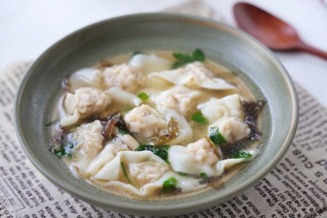 馄饨肉馅怎么做好吃，馄饨肉馅怎么做（学会再也不想去外面吃了）