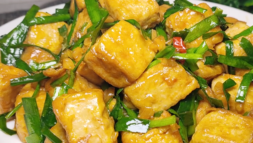 【韭菜炒豆腐】做法步驟圖 出鍋比紅燒肉香 天天吃都不膩-起舞食譜網