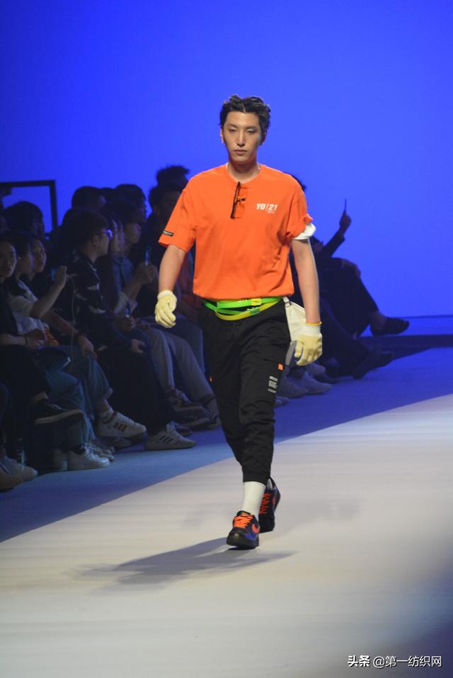 a21是以纯吗，a21 以纯（以纯线上品牌A21登陆春季广东时装周）