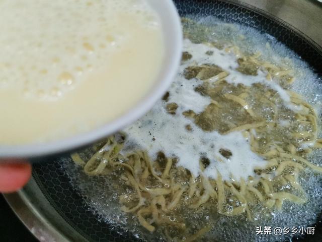 芝麻叶的吃法跟做法，芝麻叶的几种做法（芝麻叶绿豆糊涂杂面）