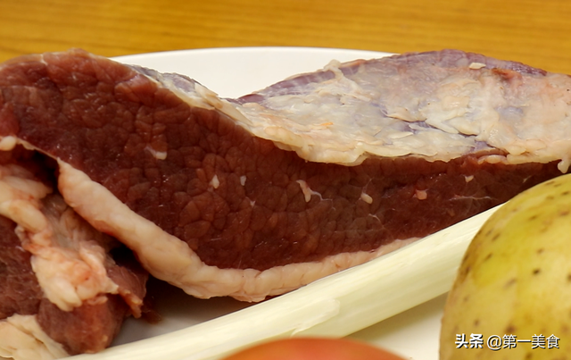 牛肉炖西红柿的家常做法，牛腩炖西红柿的做法（不要把番茄和牛肉一起炖）