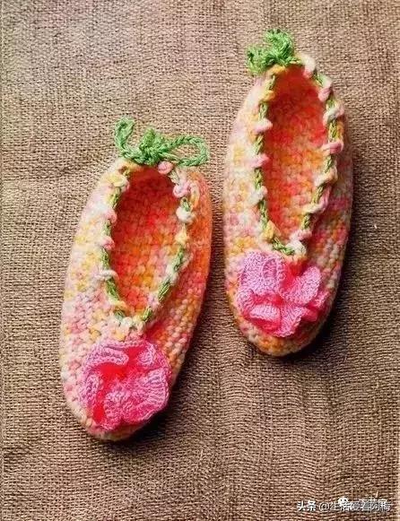 新手勾鞋子一步一步教，鞋子的钩法详解简单几步教会你（是时候为家人钩织地板拖了）