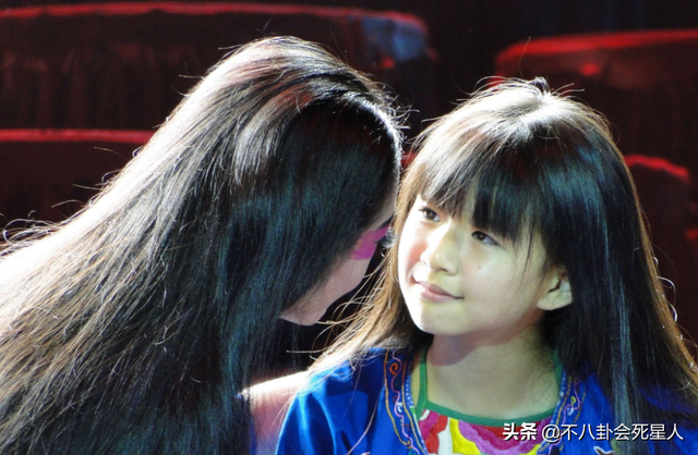 杨丽萍真正的接班人来了！21岁已有9年舞蹈经历，比小彩旗听话