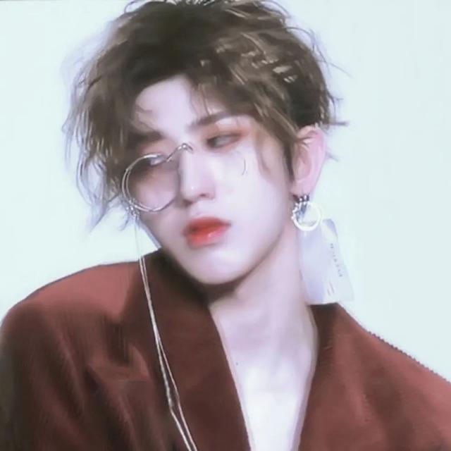 蔡徐坤微信头像，蔡徐坤（壁纸 ， 蔡徐坤壁纸，头像）