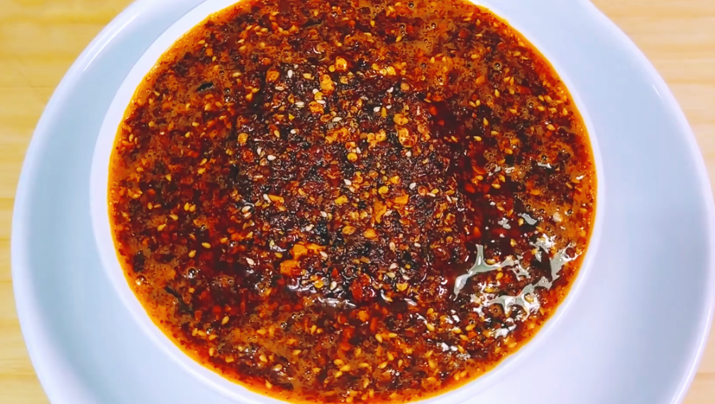 【辣椒油】做法步骤图 香辣味美 拌什么都好吃-起舞食谱网