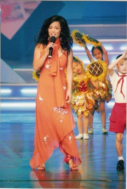 李谷一 韦唯，数钱才唱歌的韦唯太“恶劣”